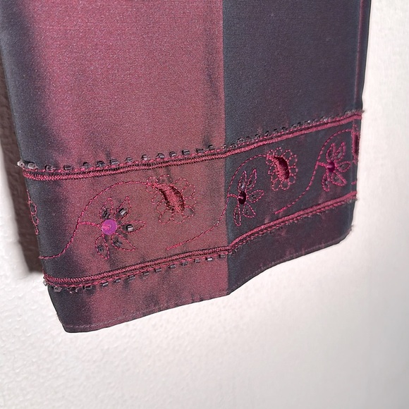 2 piece pantsuit made of soft taffeta. The color is burgundy or like Merlot. - Picture 6 of 7